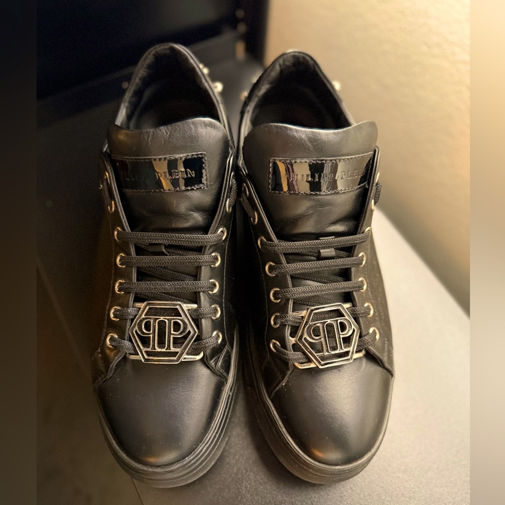 Philipp Plein- black, leather sneakers. Size 42 (US9)